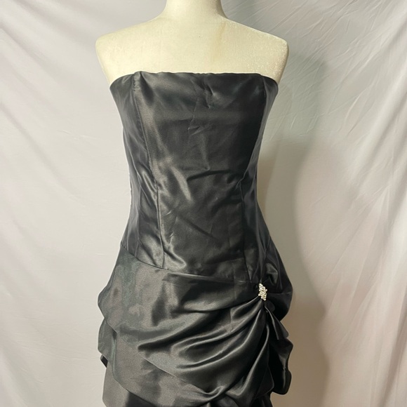 Jessica McClintock Dresses & Skirts - Jessica McClintock for Gunne Sax Strapless Satin Cocktail Dress – Size 13/14